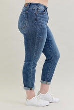 Load image into Gallery viewer, Judy Blue Plus BF Jean
