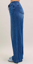 Load image into Gallery viewer, Judy Blue HW Featherlight Palazzo Jeans
