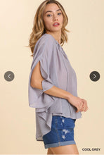 Load image into Gallery viewer, Umgee Blouse
